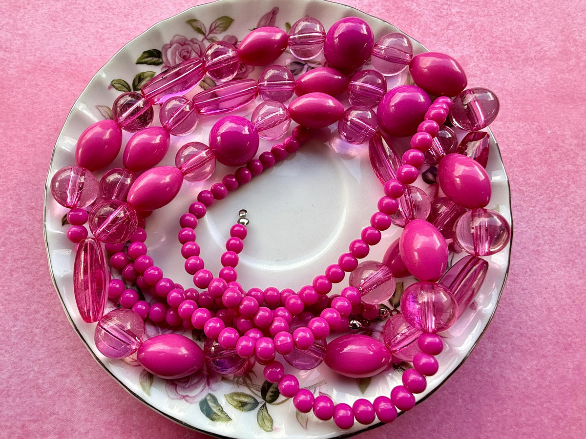 18” Vintage 1990s Acrylic Bead Strand | Retro Y2K Jewelry Making Beads | Chunky Mixed Shape Craft Supply | Choose Your Color