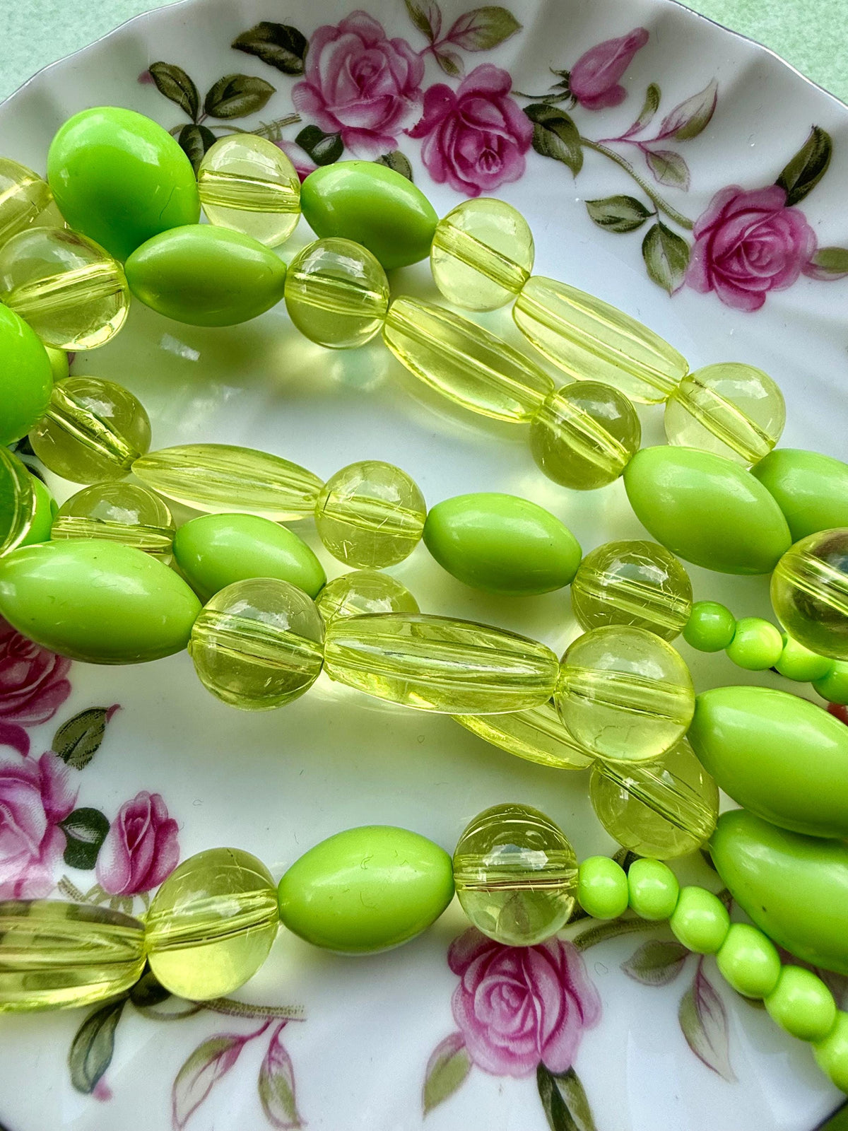 18” Vintage 1990s Acrylic Bead Strand | Retro Y2K Jewelry Making Beads | Chunky Mixed Shape Craft Supply | Choose Your Color