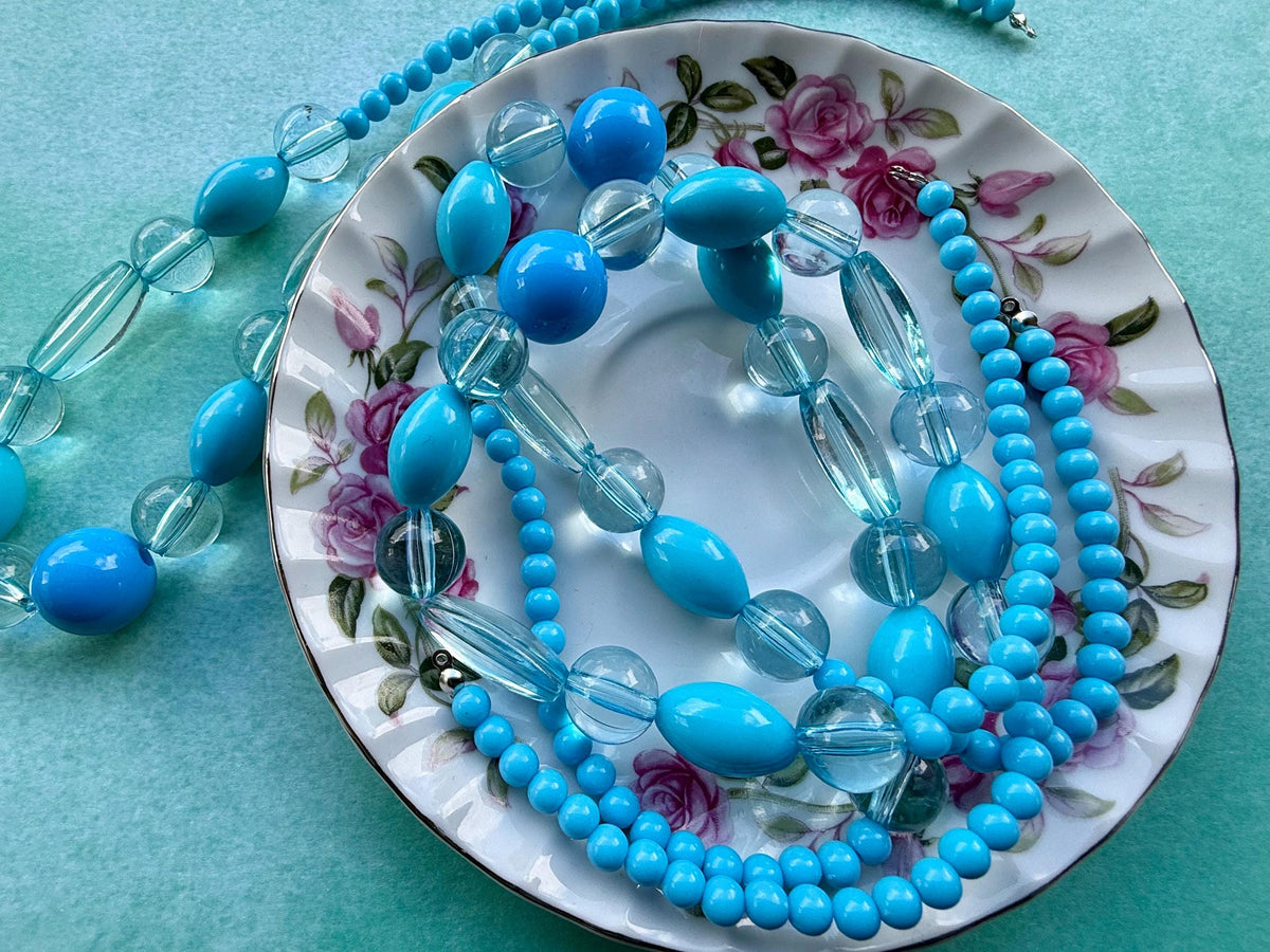 18” Vintage 1990s Acrylic Bead Strand | Retro Y2K Jewelry Making Beads | Chunky Mixed Shape Craft Supply | Choose Your Color