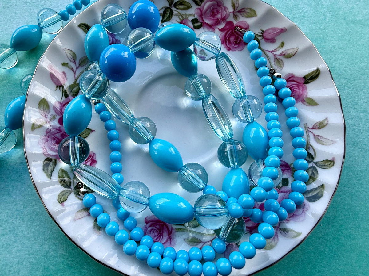 18” Vintage 1990s Acrylic Bead Strand | Retro Y2K Jewelry Making Beads | Chunky Mixed Shape Craft Supply | Choose Your Color