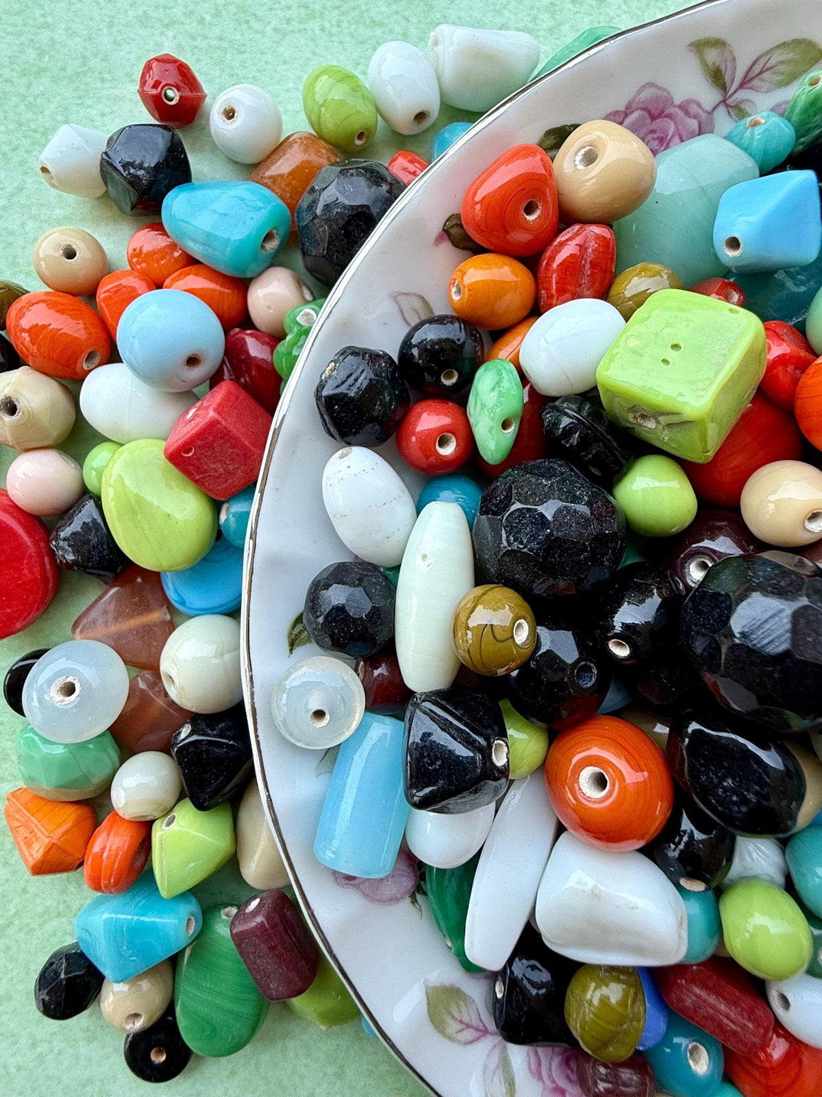 1/2 lb Glossy Treasure Mix Glass Beads - Assorted Random Glass Bead Mix – Bulk Beads for Jewelry Making