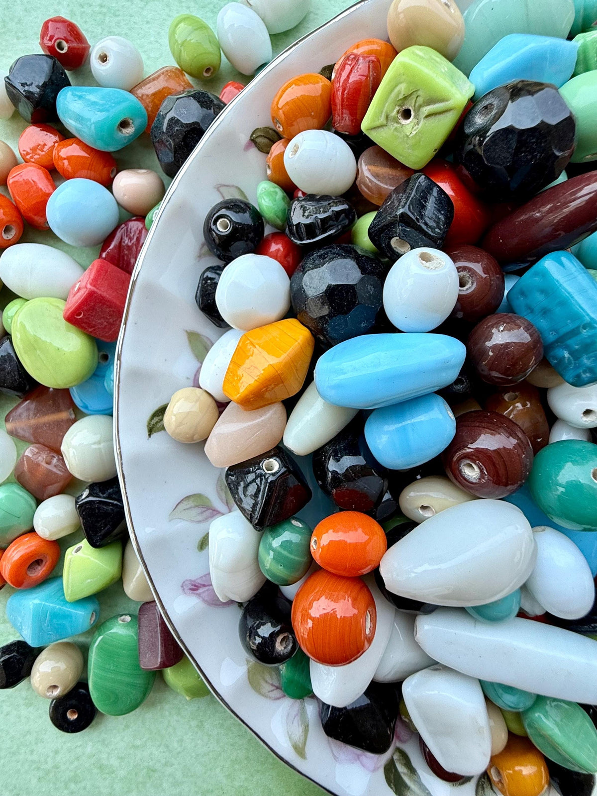 1/2 lb Glossy Treasure Mix Glass Beads - Assorted Random Glass Bead Mix – Bulk Beads for Jewelry Making