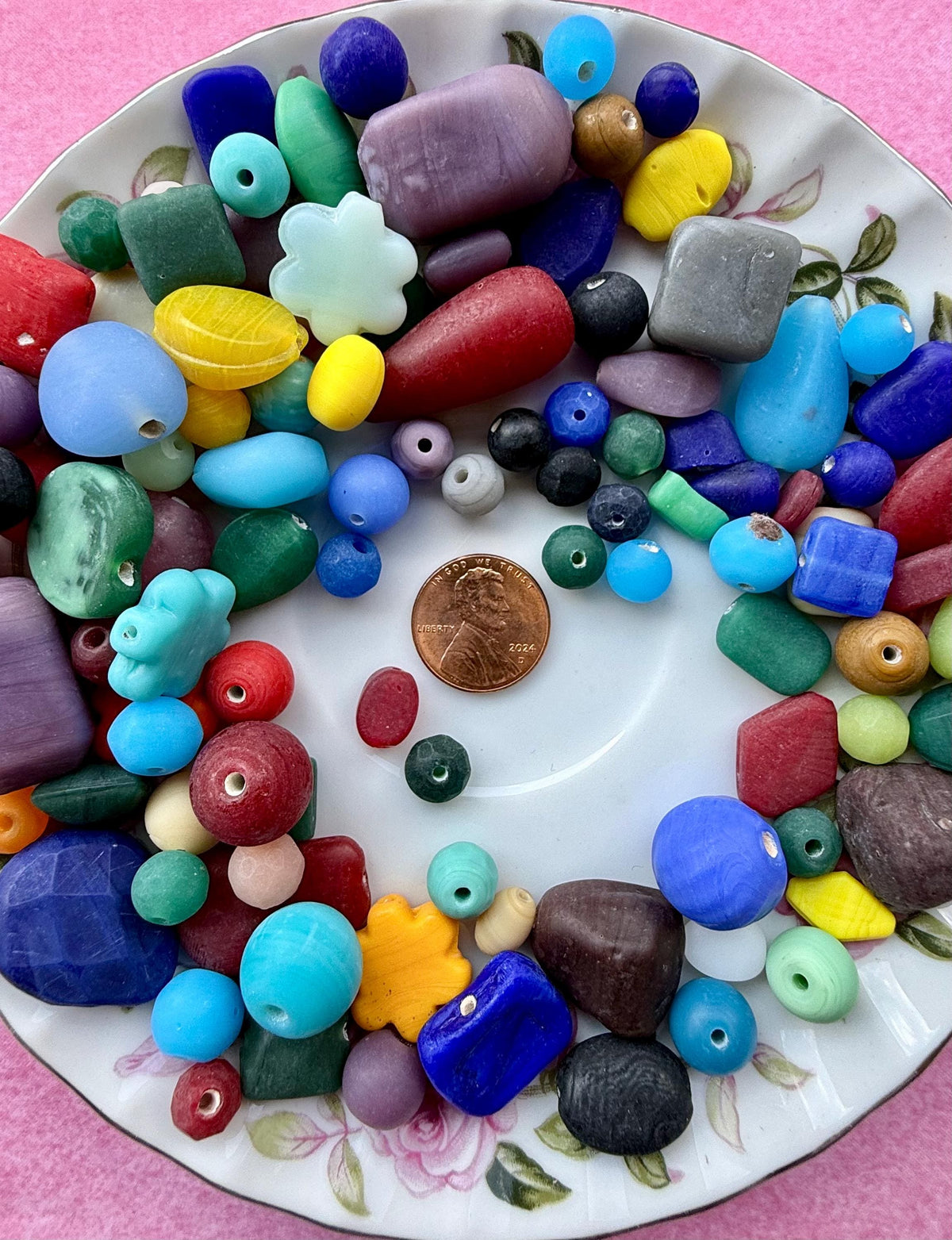 1/2 lb Vintage Rainbow Glass Beads - Assorted Random Glass Bead Mix – Bulk Beads for Jewelry Making