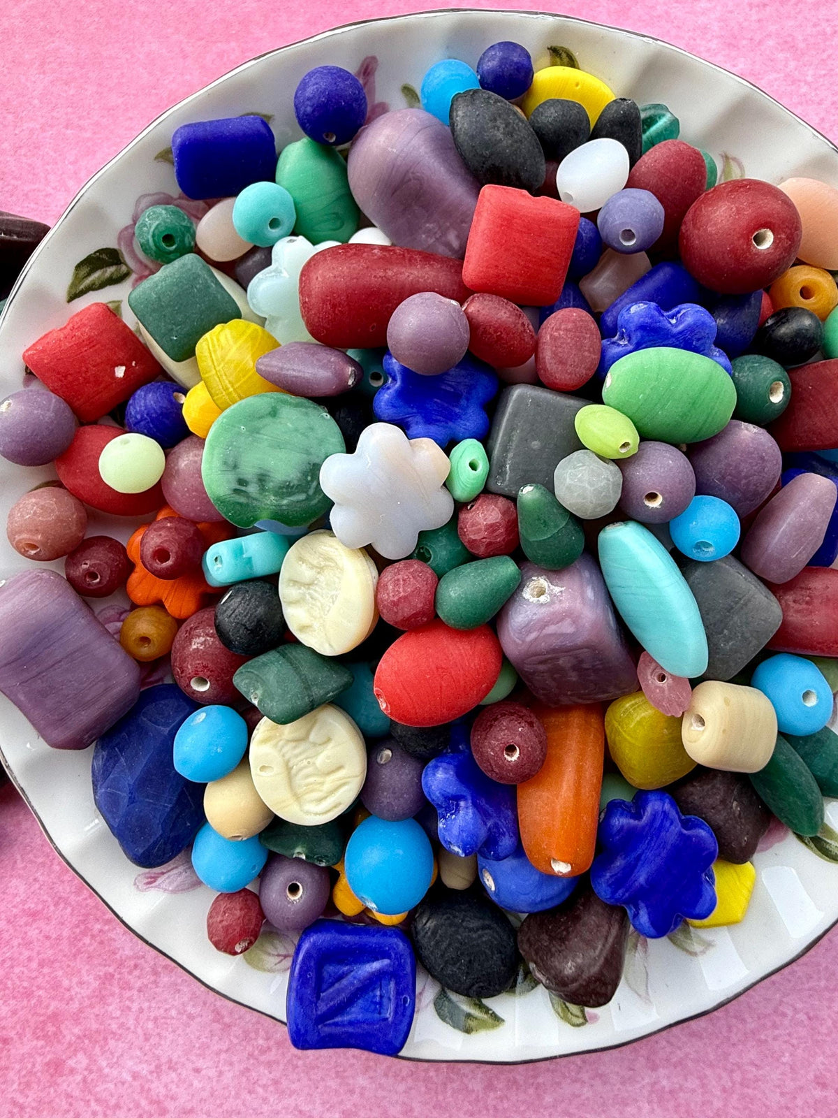 1/2 lb Vintage Rainbow Glass Beads - Assorted Random Glass Bead Mix – Bulk Beads for Jewelry Making
